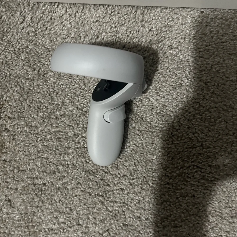 Oculas Quest 2 - Comes with a Vr case and charger